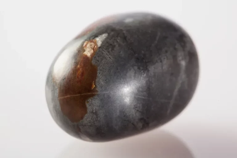 Black Opal Stone: Properties, Benefits & Meanings